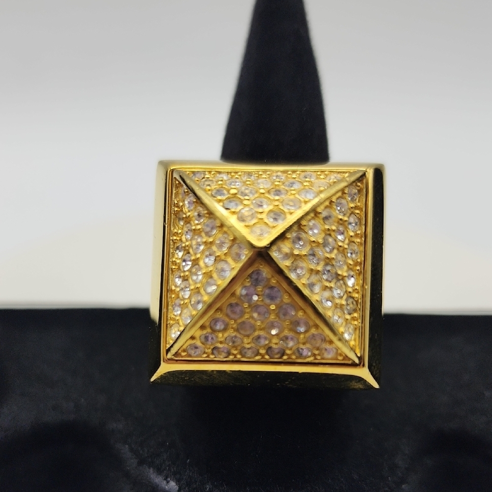 Michael‎ KORS Size 7, Gold Tone Pyramid Stud Ring with Crystals - Picture 2 of 8